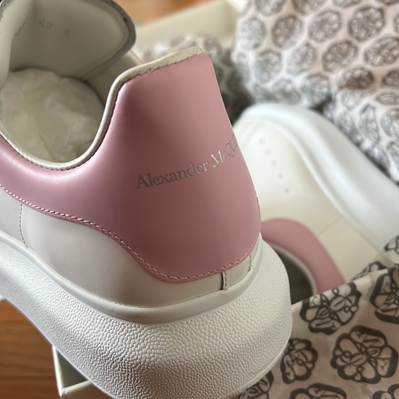 Alexander McQueen Sneakers - Picture 2 of 9